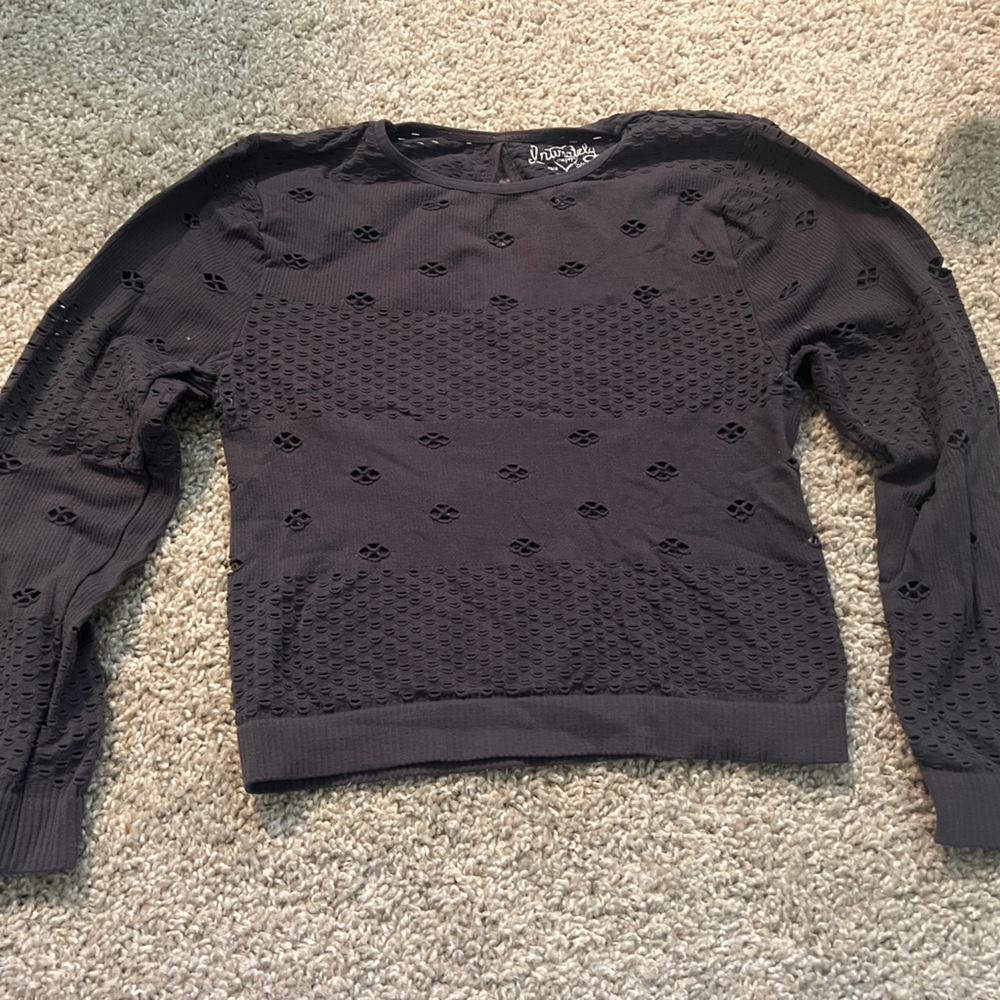 Free People laser cut crop top with mid length sleeves XS/S